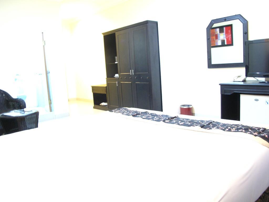 Gaja Hotel Пеканбару Екстер'єр фото