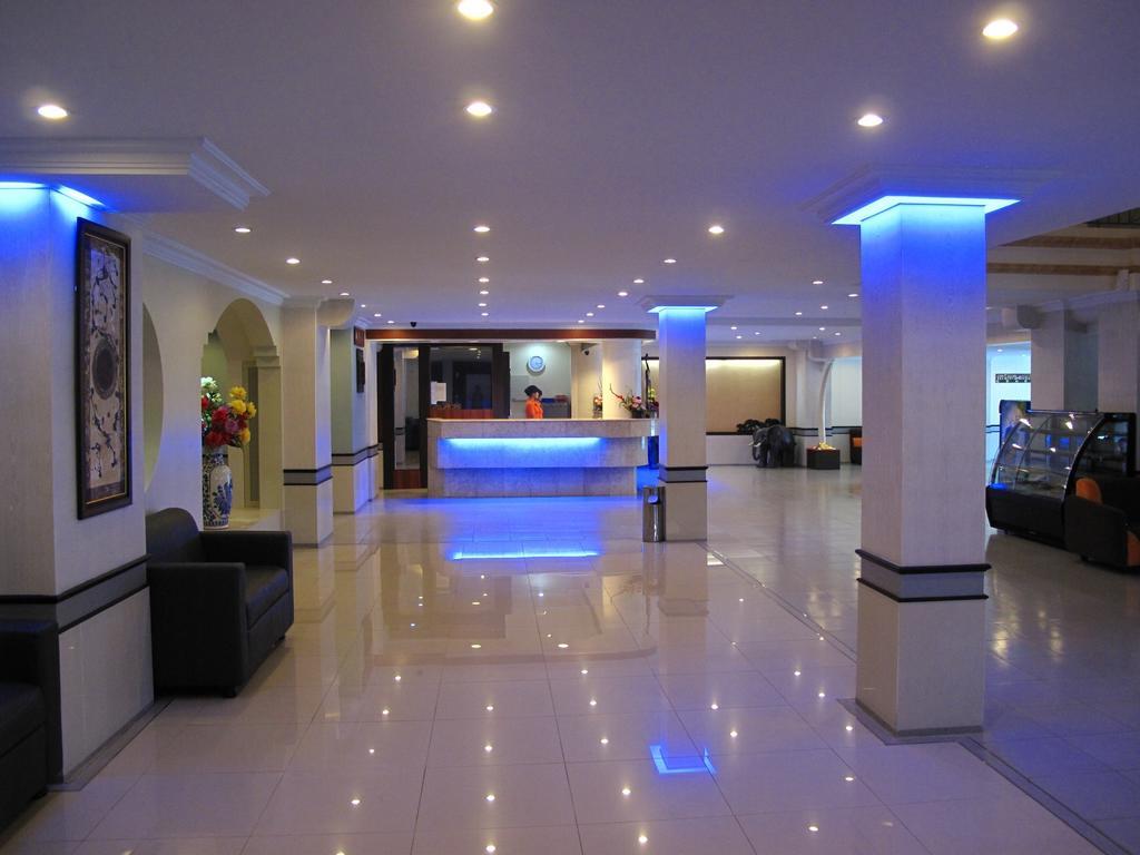 Gaja Hotel Пеканбару Екстер'єр фото