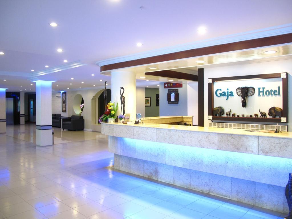 Gaja Hotel Пеканбару Екстер'єр фото